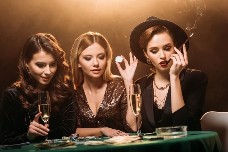 Texas Hold'em Poker ကတ်ဂိမ်း အပြိုင်ကစား